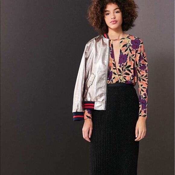 Urban Outfitters Silence + Noise Mia Cutout Surplice Top M - Picture 7 of 7